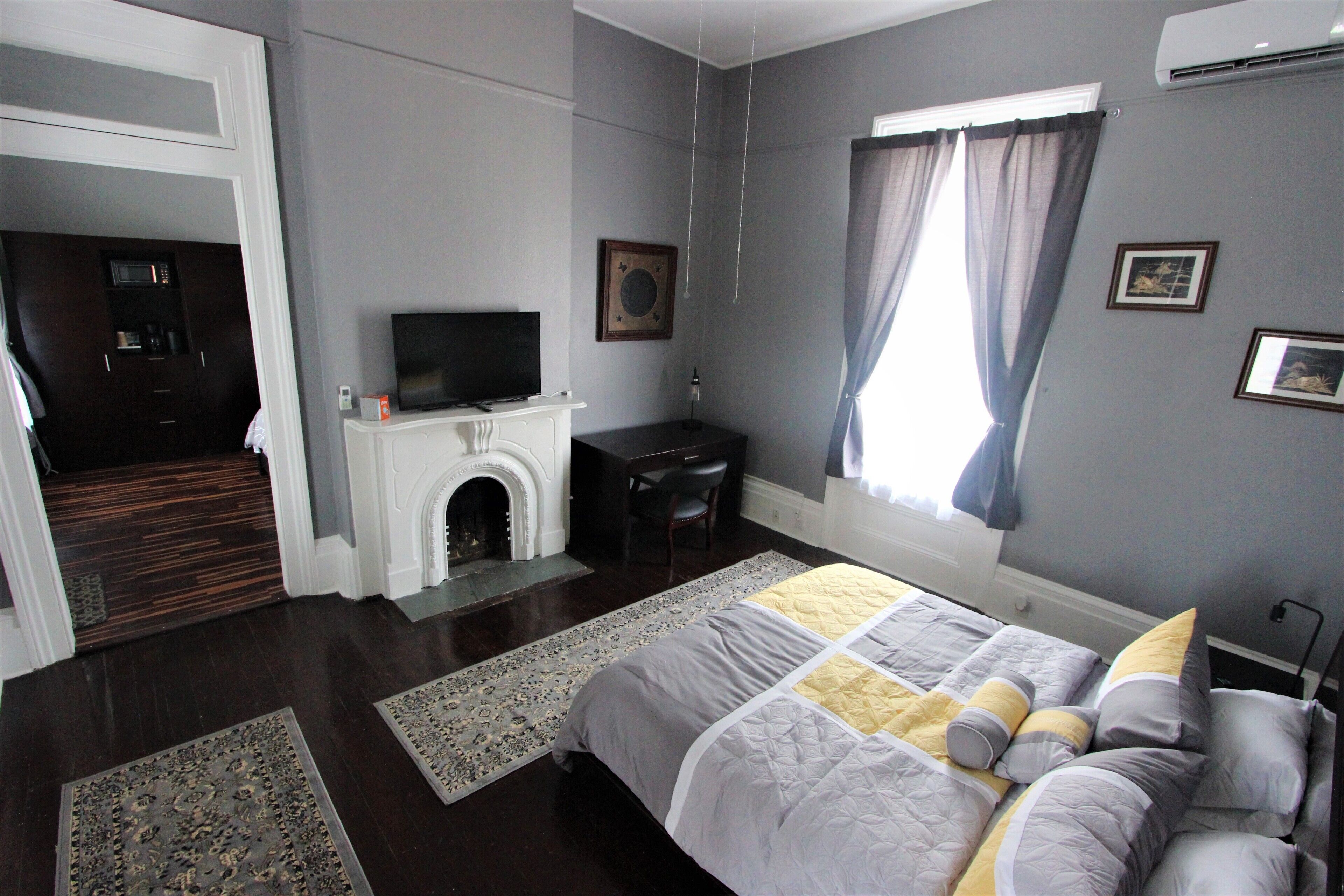 The George Manor