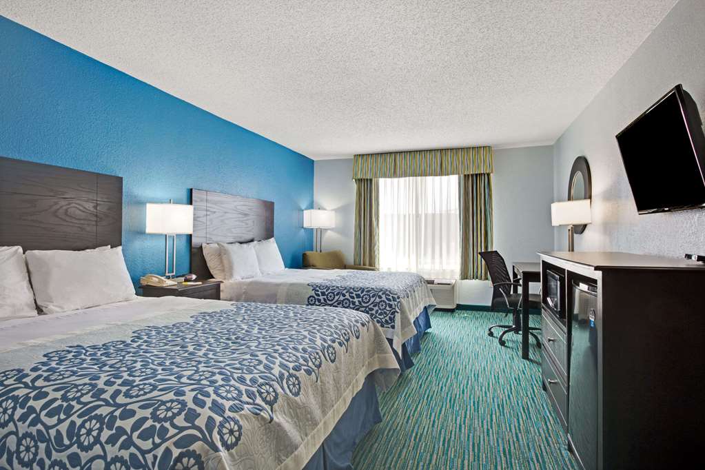 Days Inn by Wyndham Dallas Garland West