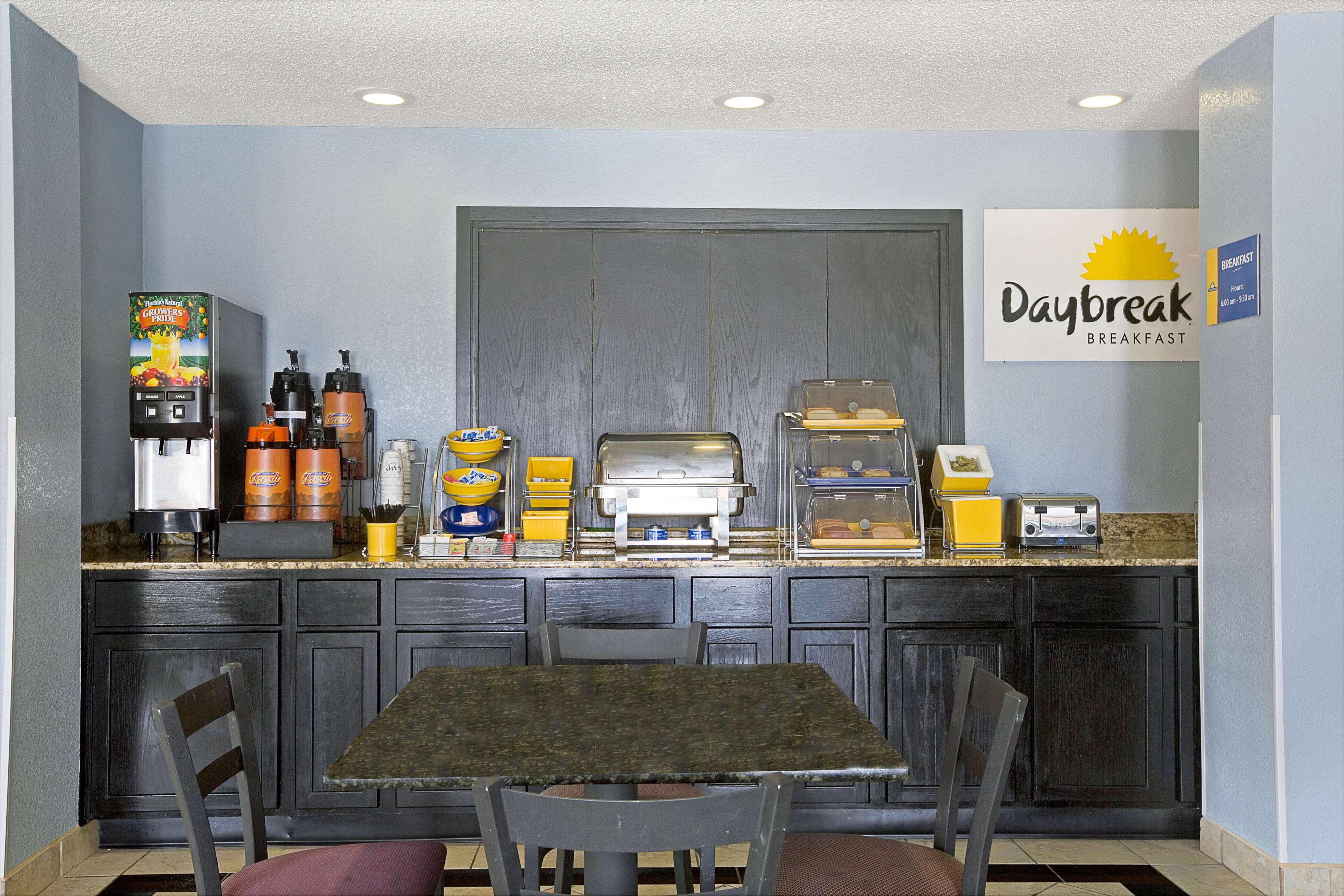 Days Inn by Wyndham Dallas Garland West