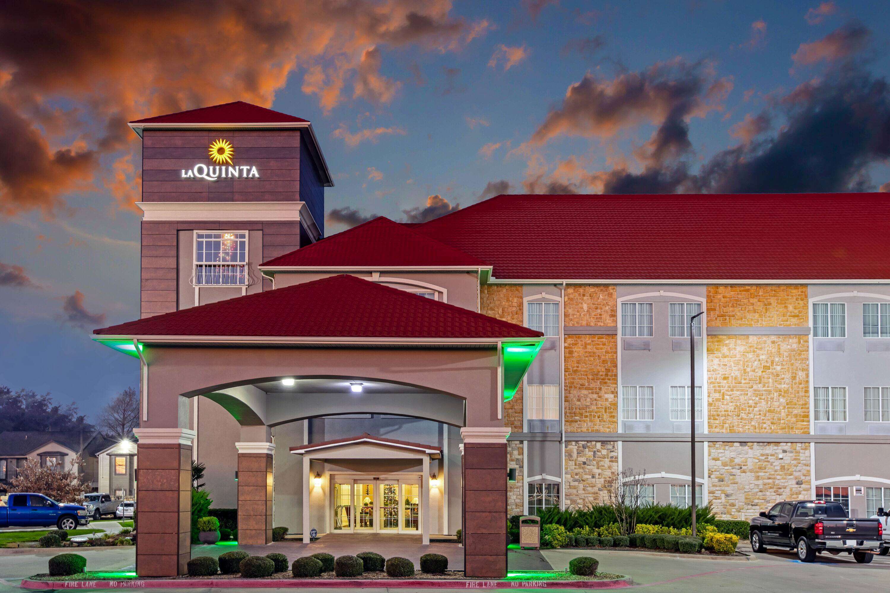 La Quinta Inn & Suites by Wyndham Garland Harbor Point