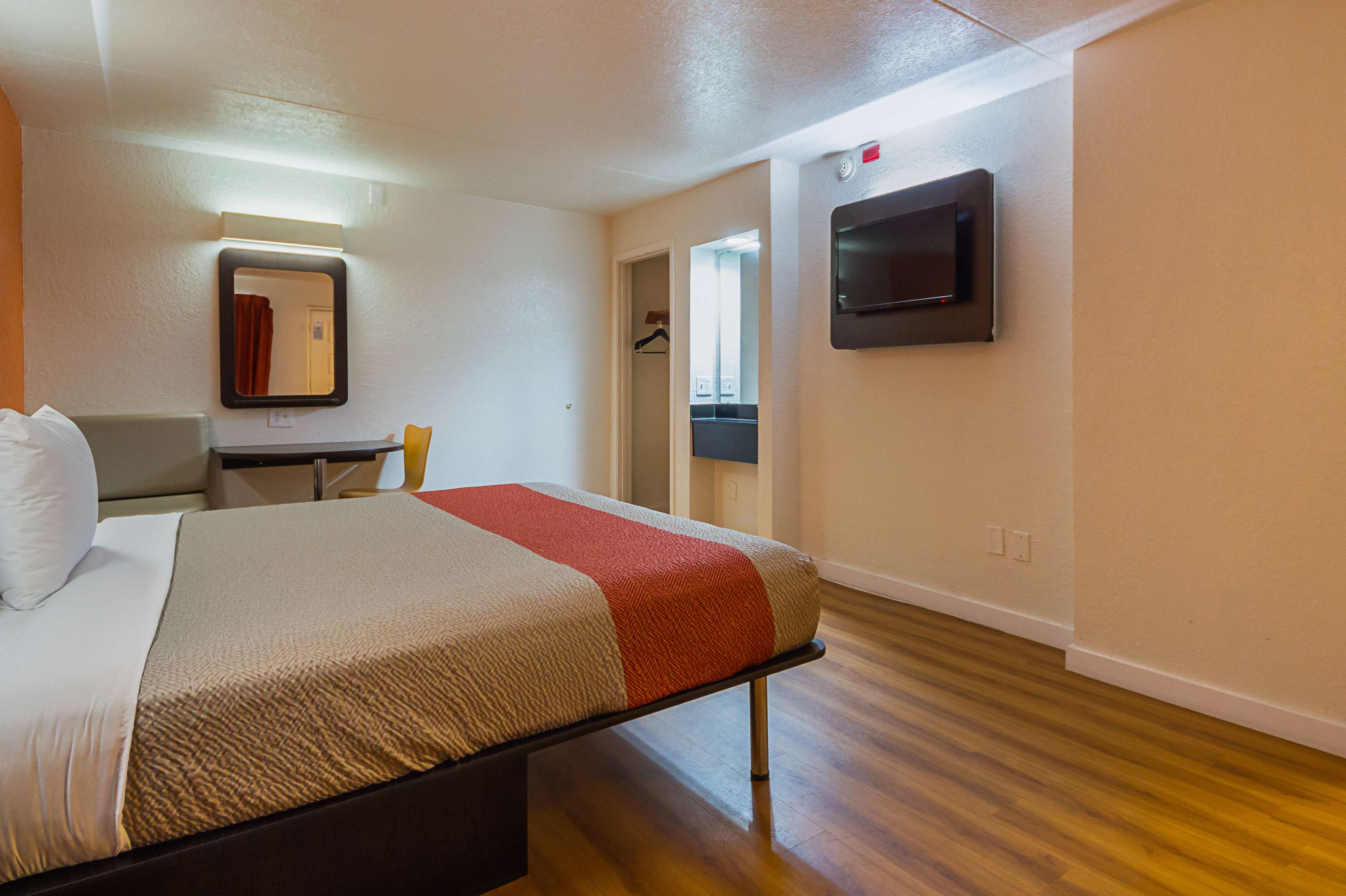 Motel 6 Dallas - Garland - Northwest Hwy