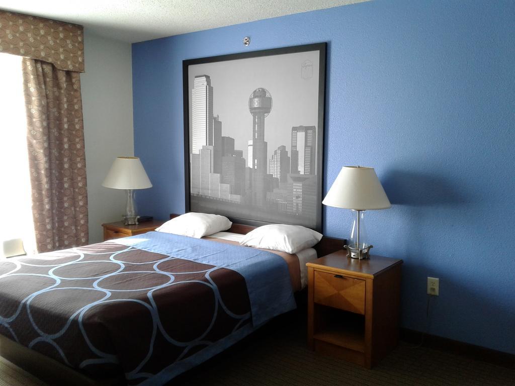 Super 8 by Wyndham Garland/Rowlett/East Dallas area
