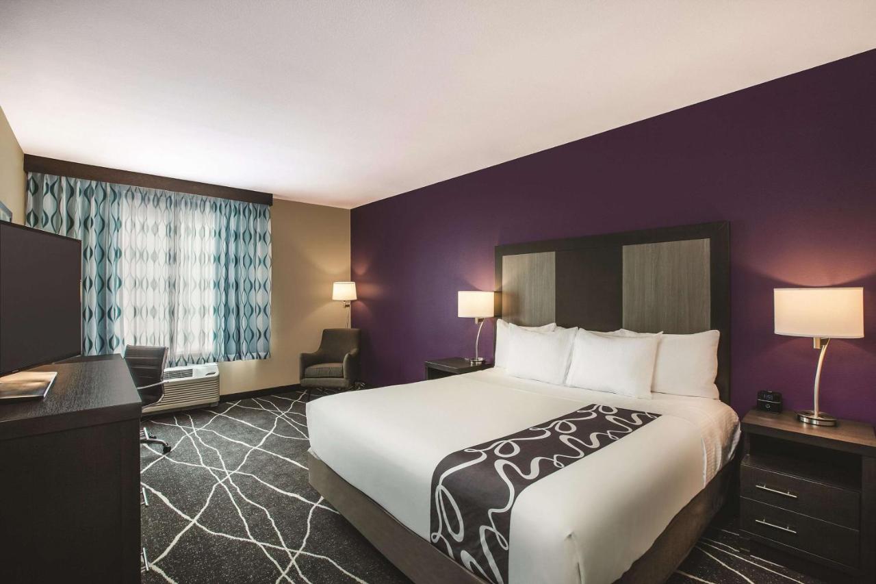 La Quinta Inn & Suites by Wyndham Dallas Northeast-Arboretum