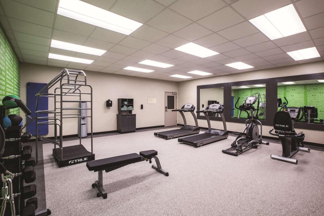 La Quinta Inn & Suites by Wyndham Dallas Northeast-Arboretum