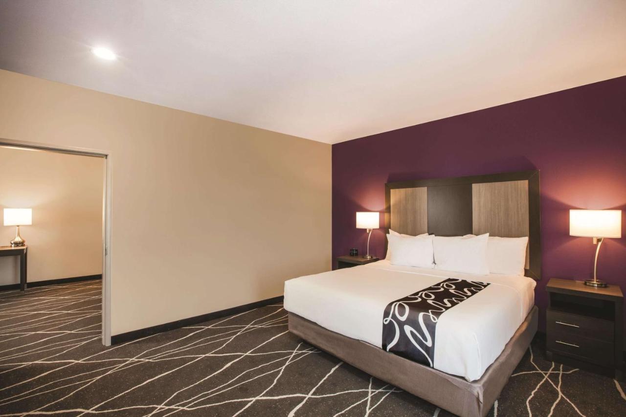 La Quinta Inn & Suites by Wyndham Dallas Northeast-Arboretum