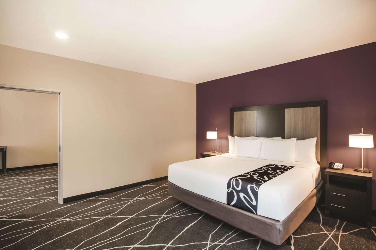 La Quinta Inn & Suites by Wyndham Dallas Northeast-Arboretum