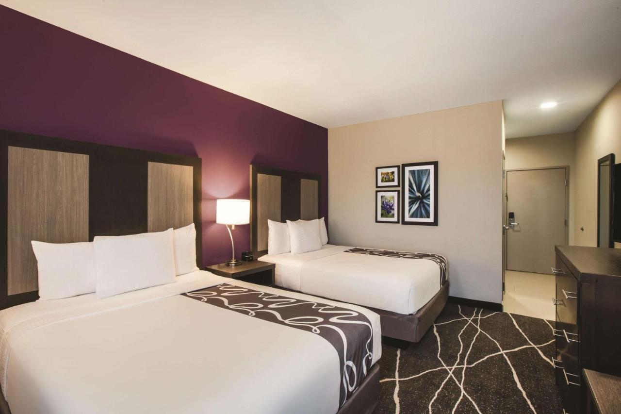 La Quinta Inn & Suites by Wyndham Dallas Northeast-Arboretum