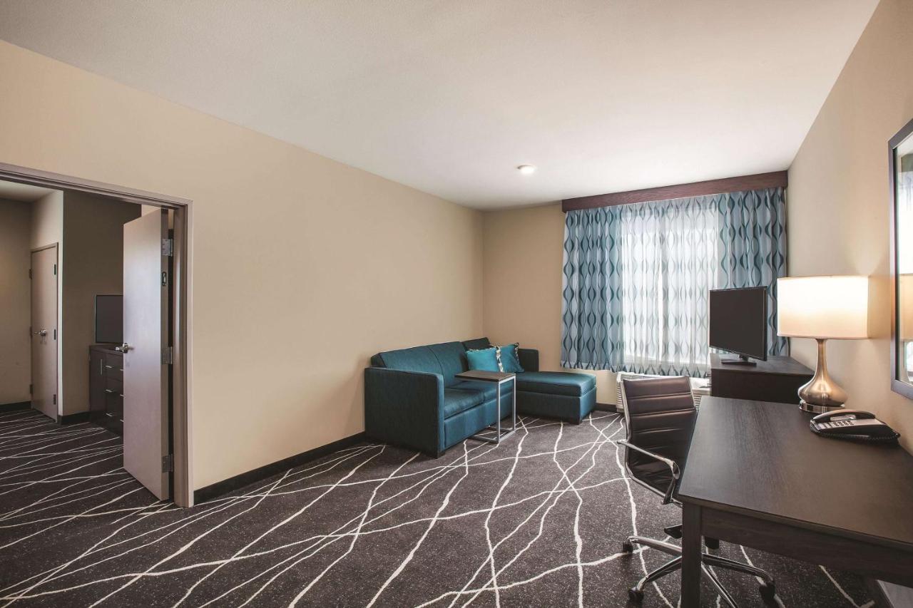 La Quinta Inn & Suites by Wyndham Dallas Northeast-Arboretum