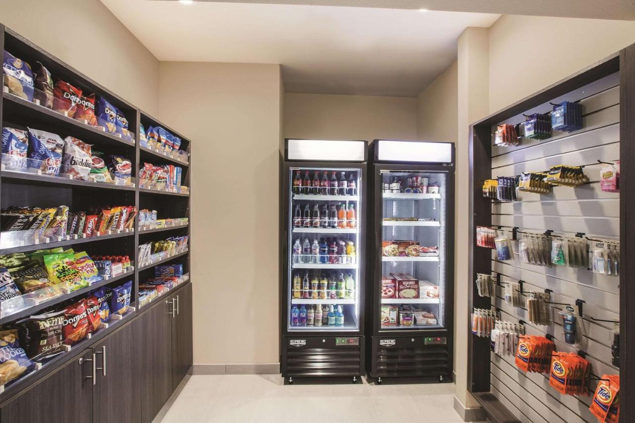 La Quinta Inn & Suites by Wyndham Dallas Northeast-Arboretum