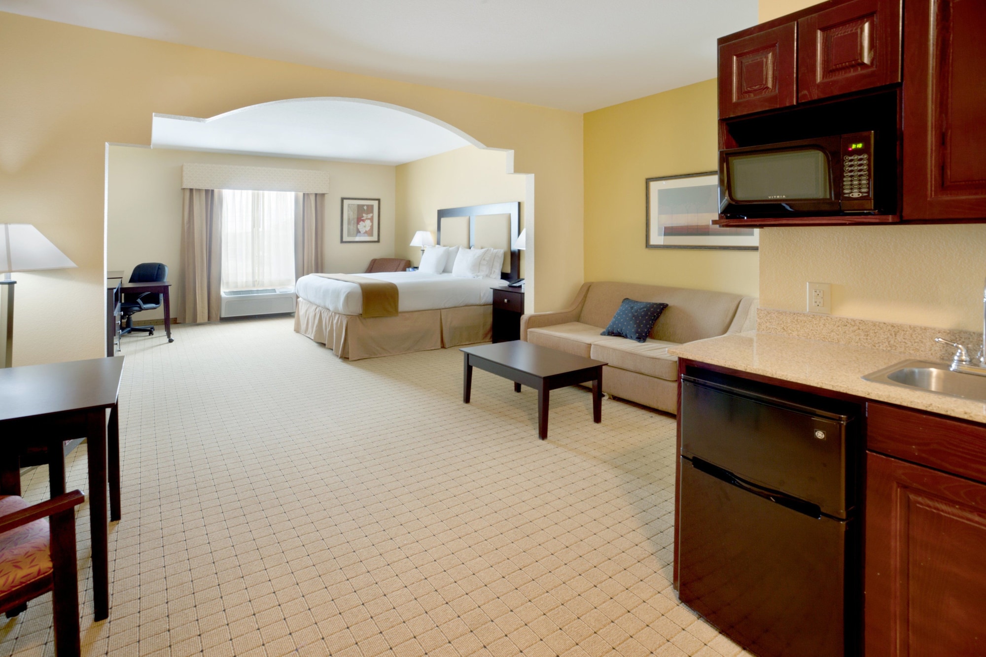 Holiday Inn Express & Suites Georgetown
