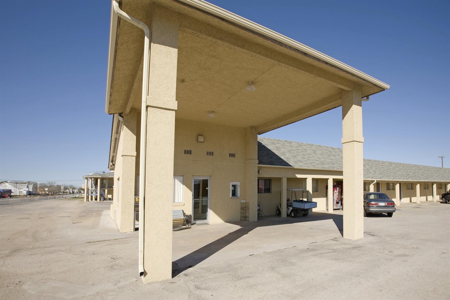 Americas Best Value Inn-giddings