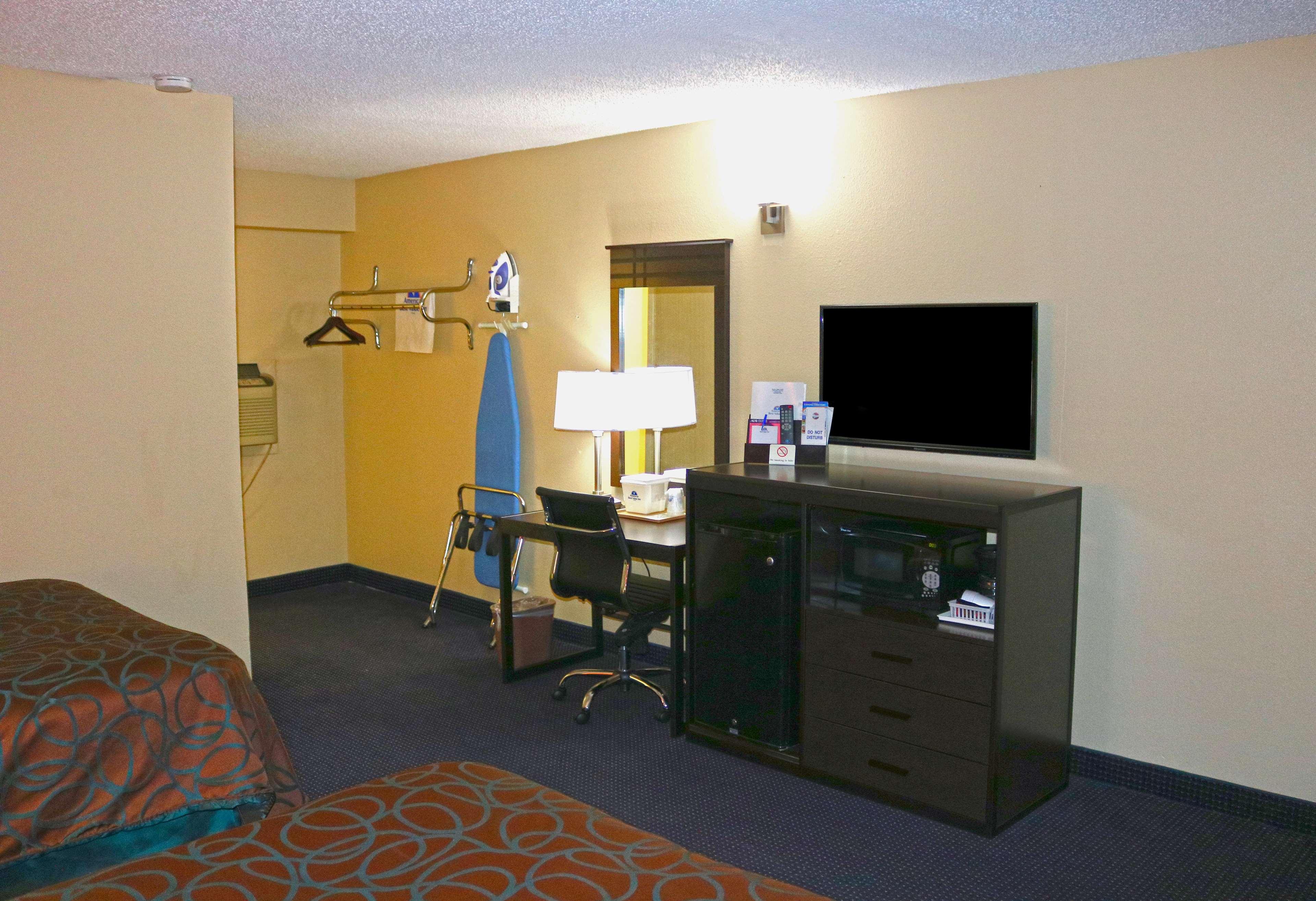 Americas Best Value Inn-giddings