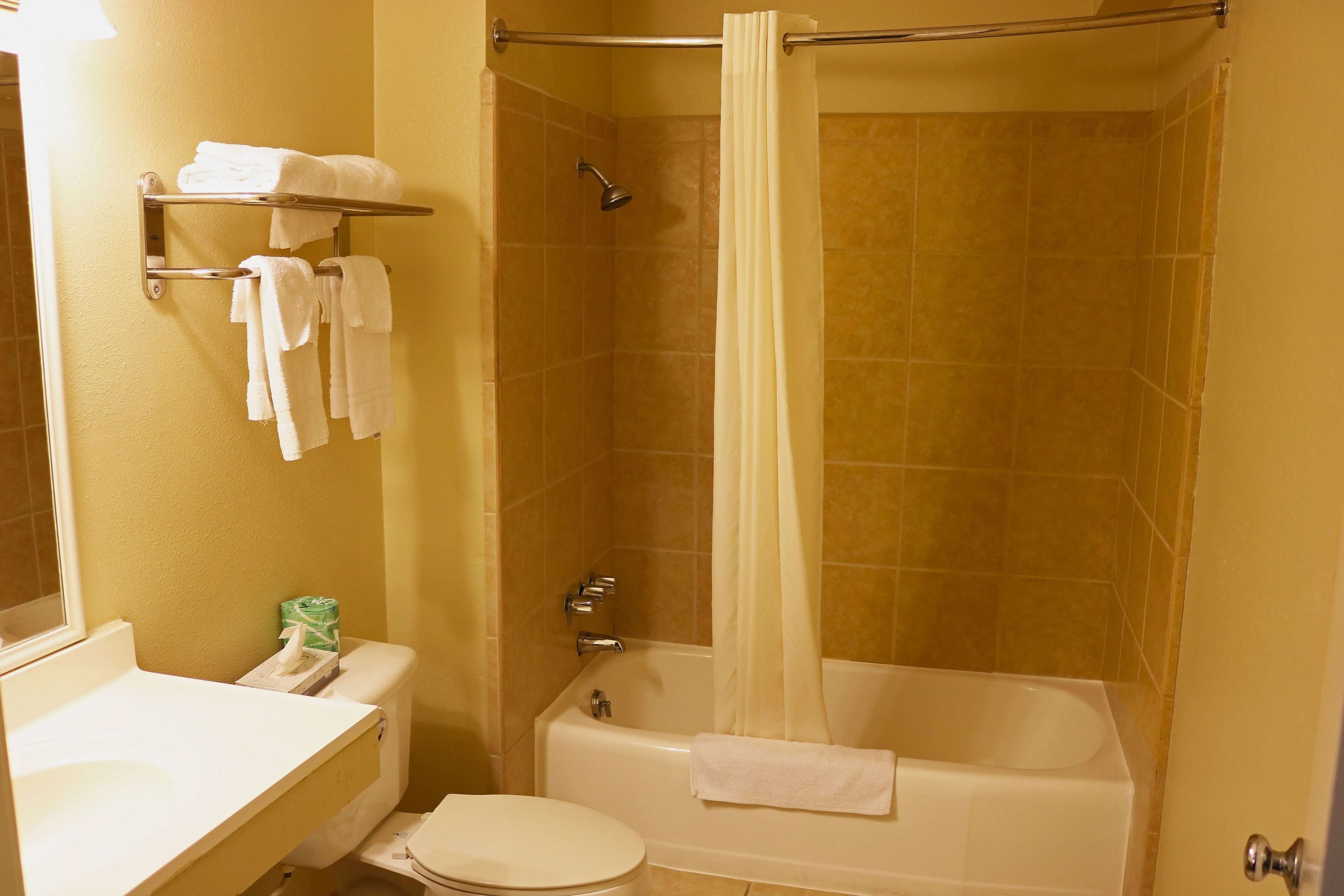 Americas Best Value Inn-giddings