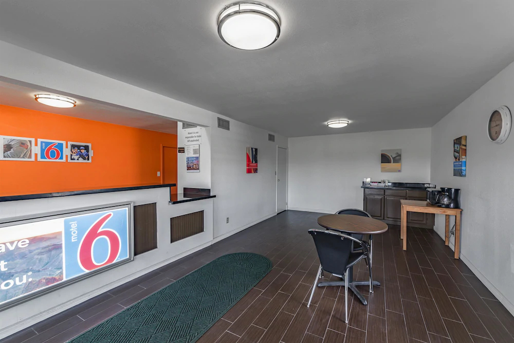 Motel 6 Giddings, TX
