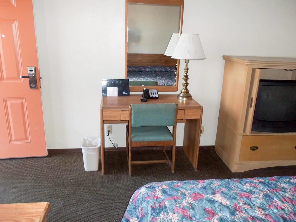 Motel 6 Giddings, TX