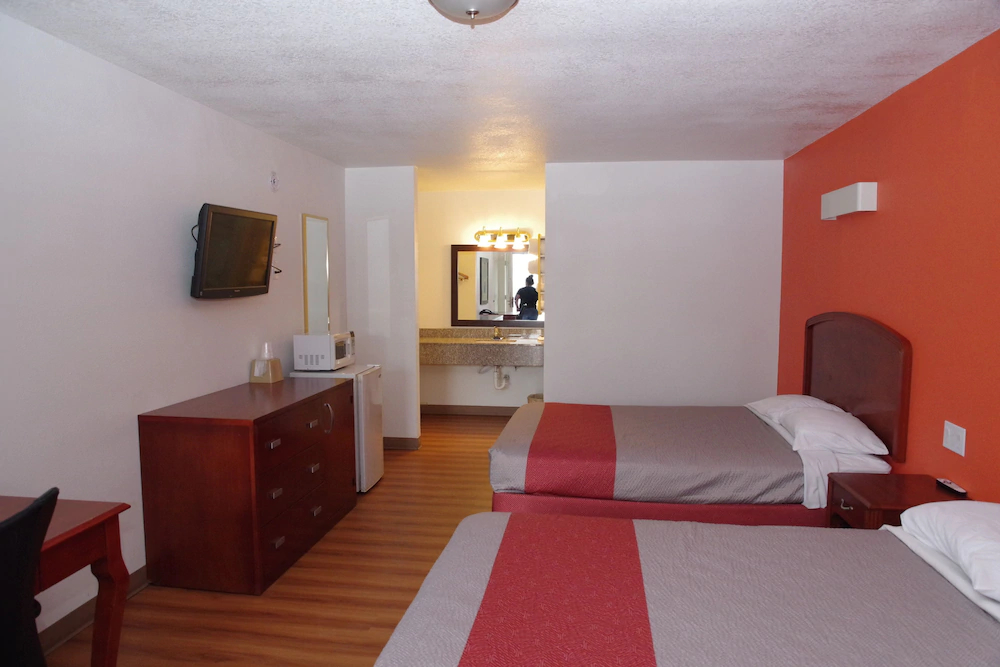 Motel 6 Giddings, TX
