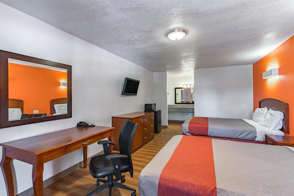 Motel 6 Giddings, TX