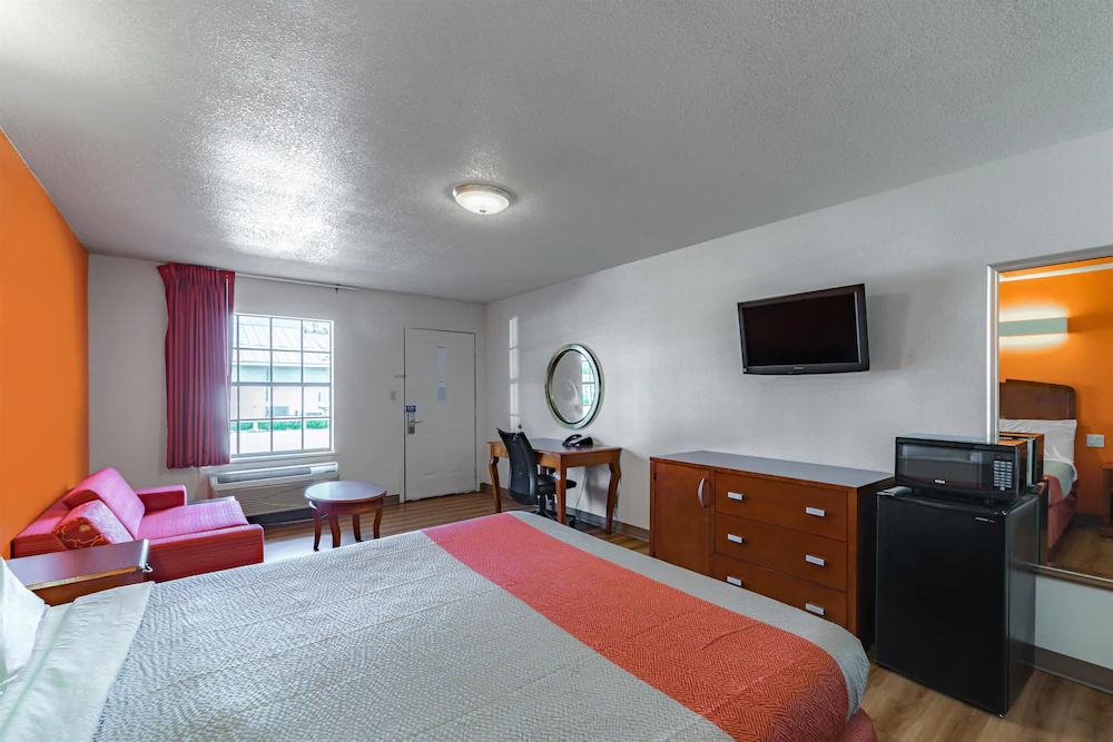 Motel 6 Giddings, TX