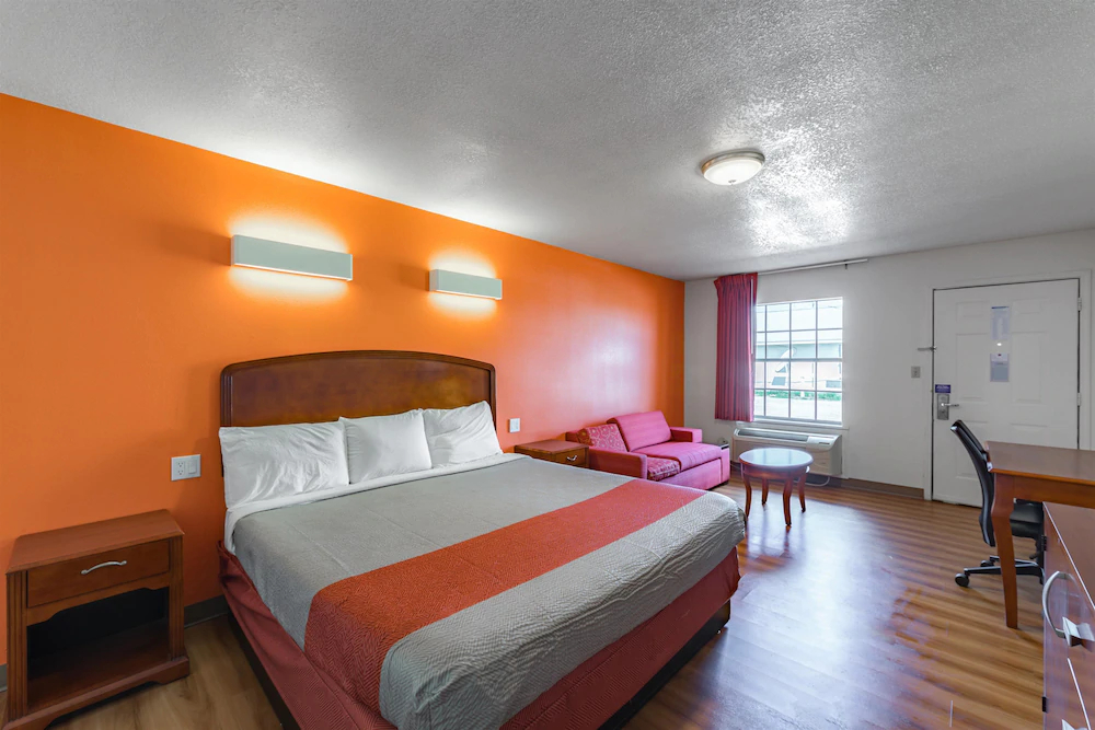 Motel 6 Giddings, TX
