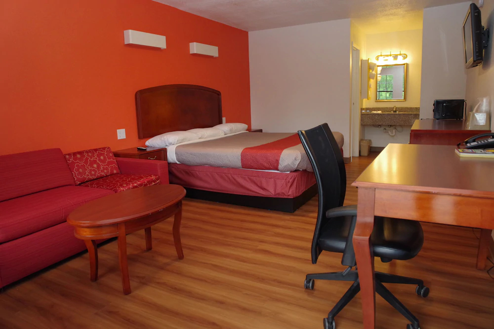 Motel 6 Giddings, TX