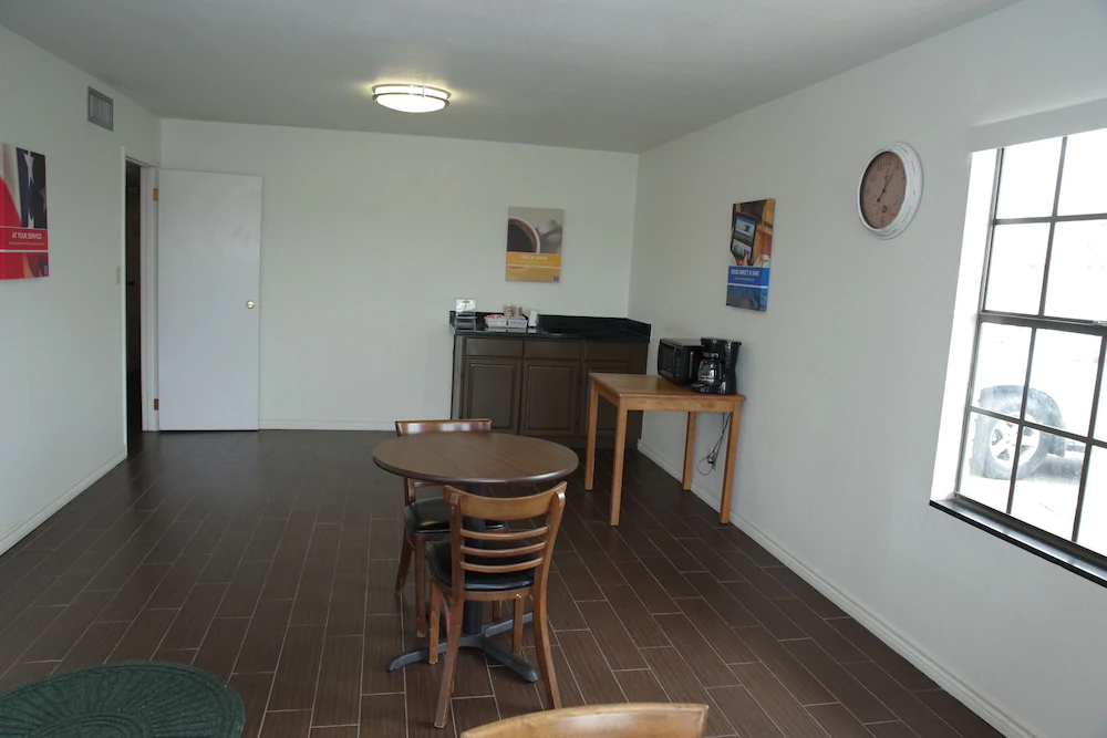 Motel 6 Giddings, TX
