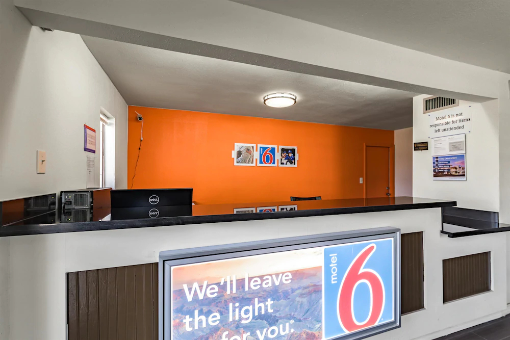 Motel 6 Giddings, TX