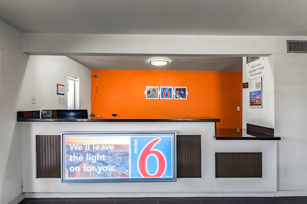 Motel 6 Giddings, TX
