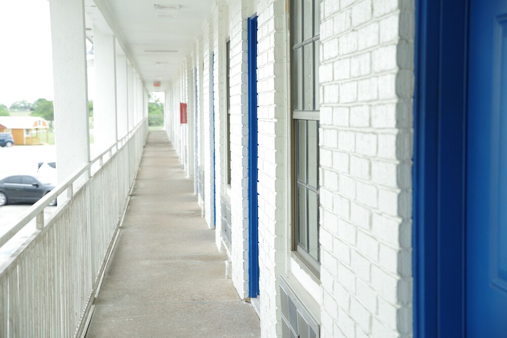 Motel 6 Giddings, TX