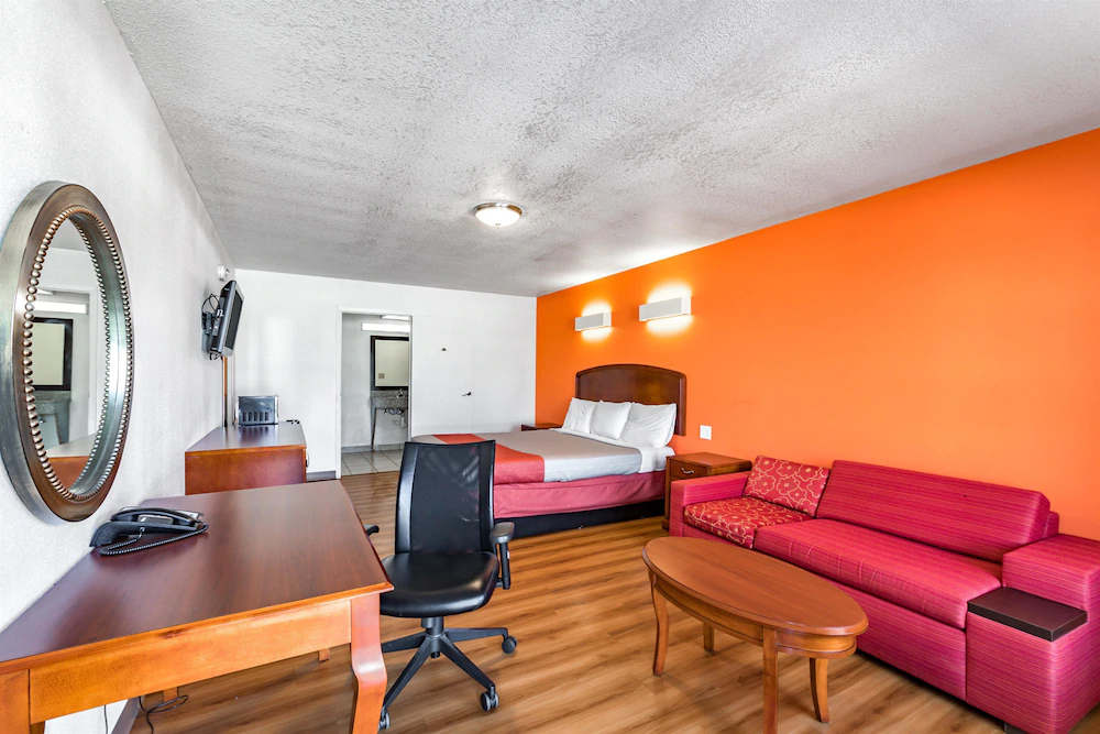 Motel 6 Giddings, TX