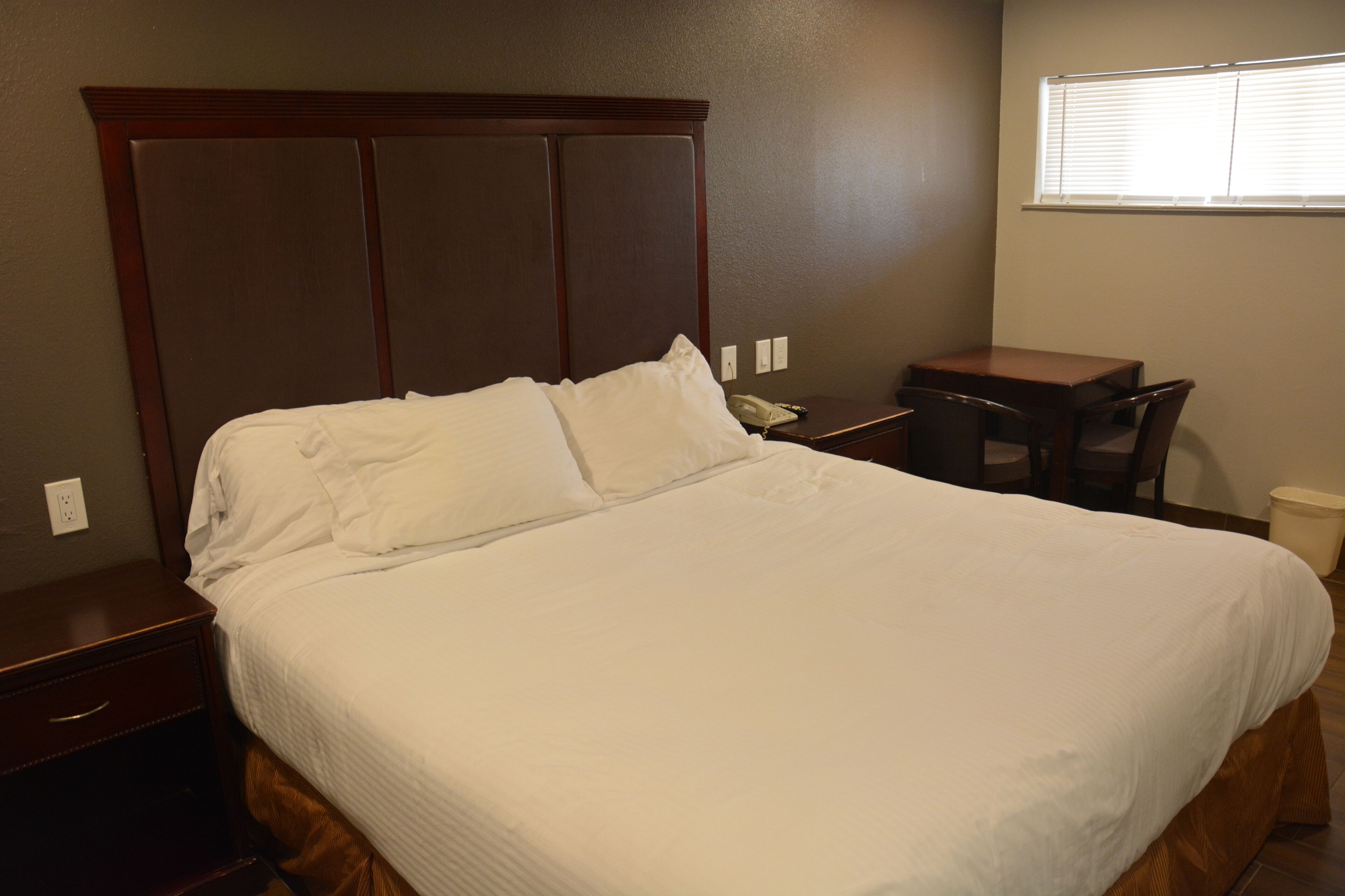 Economy Inn - Gladewater
