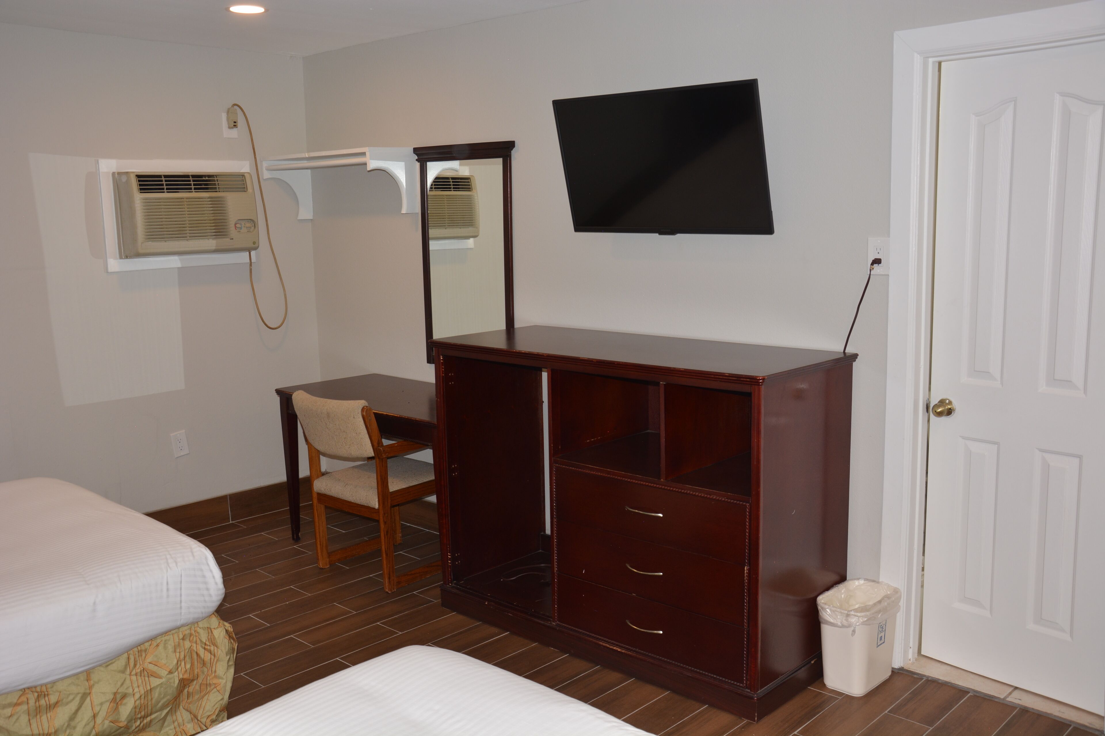 Economy Inn - Gladewater