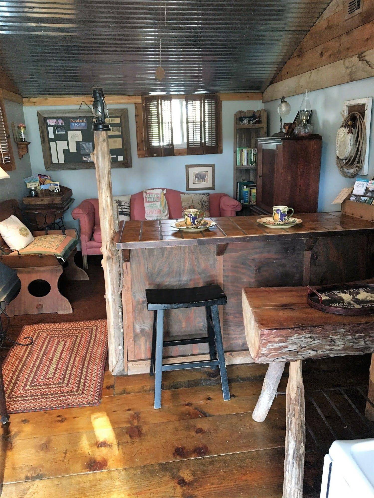 Country Woods Inn