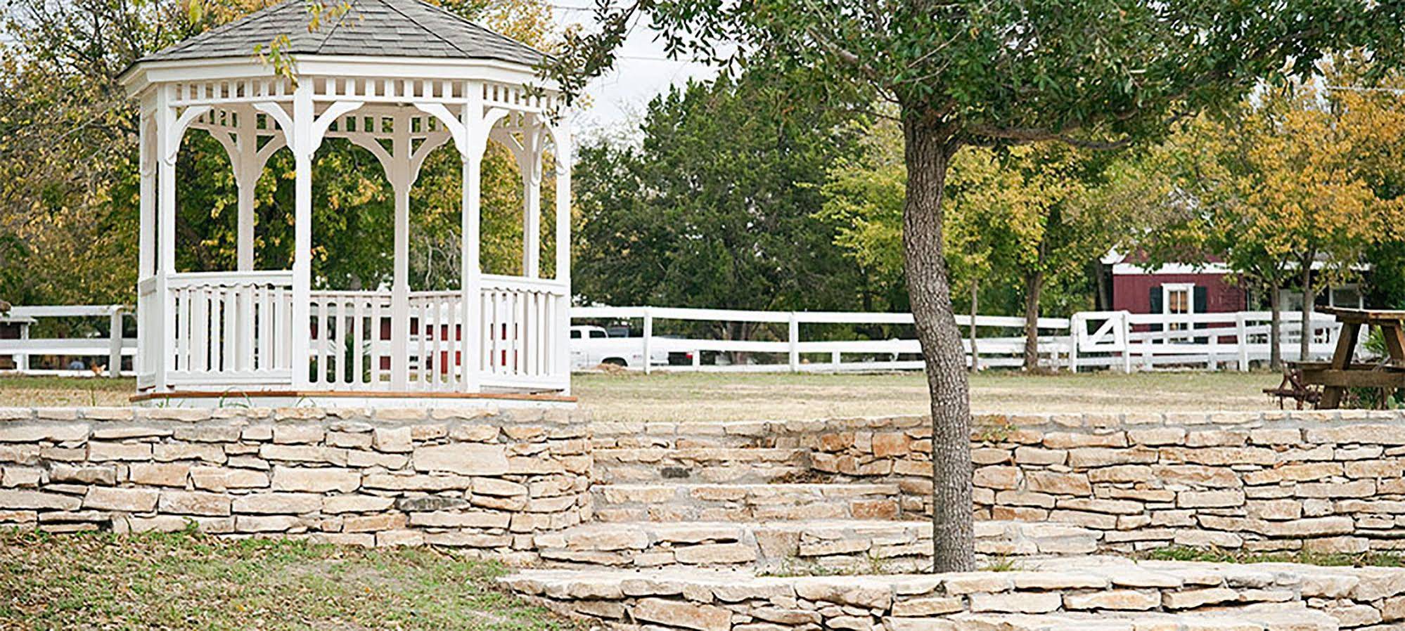 Country Woods Inn