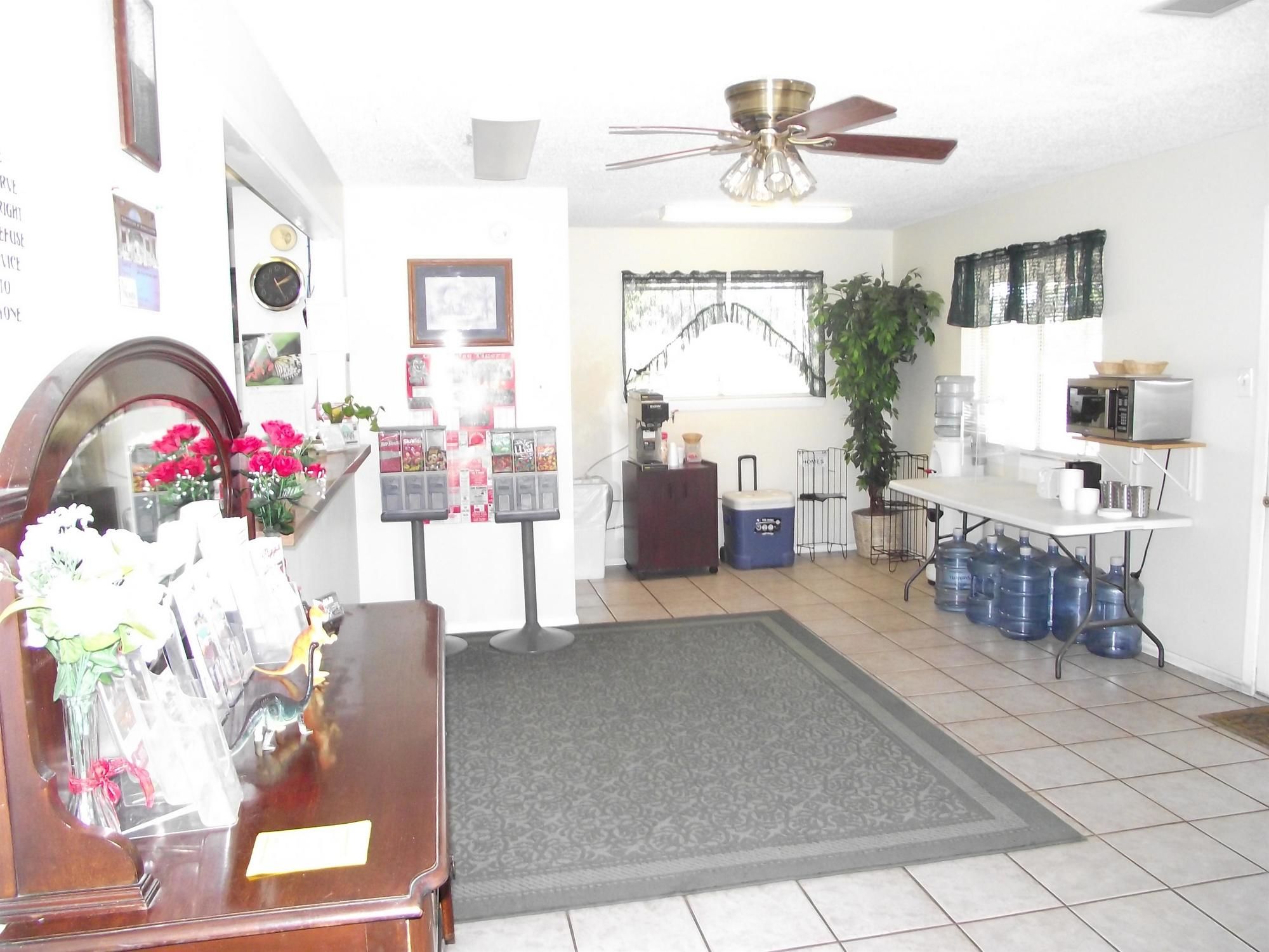 Glen Rose Inn and Suites