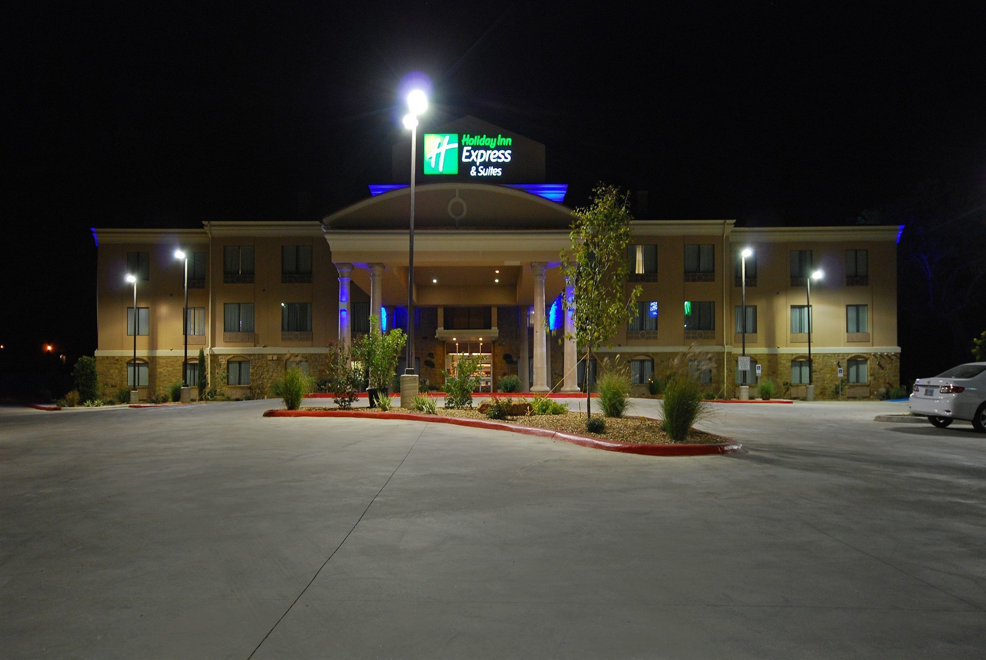 Holiday Inn Express Gonzales