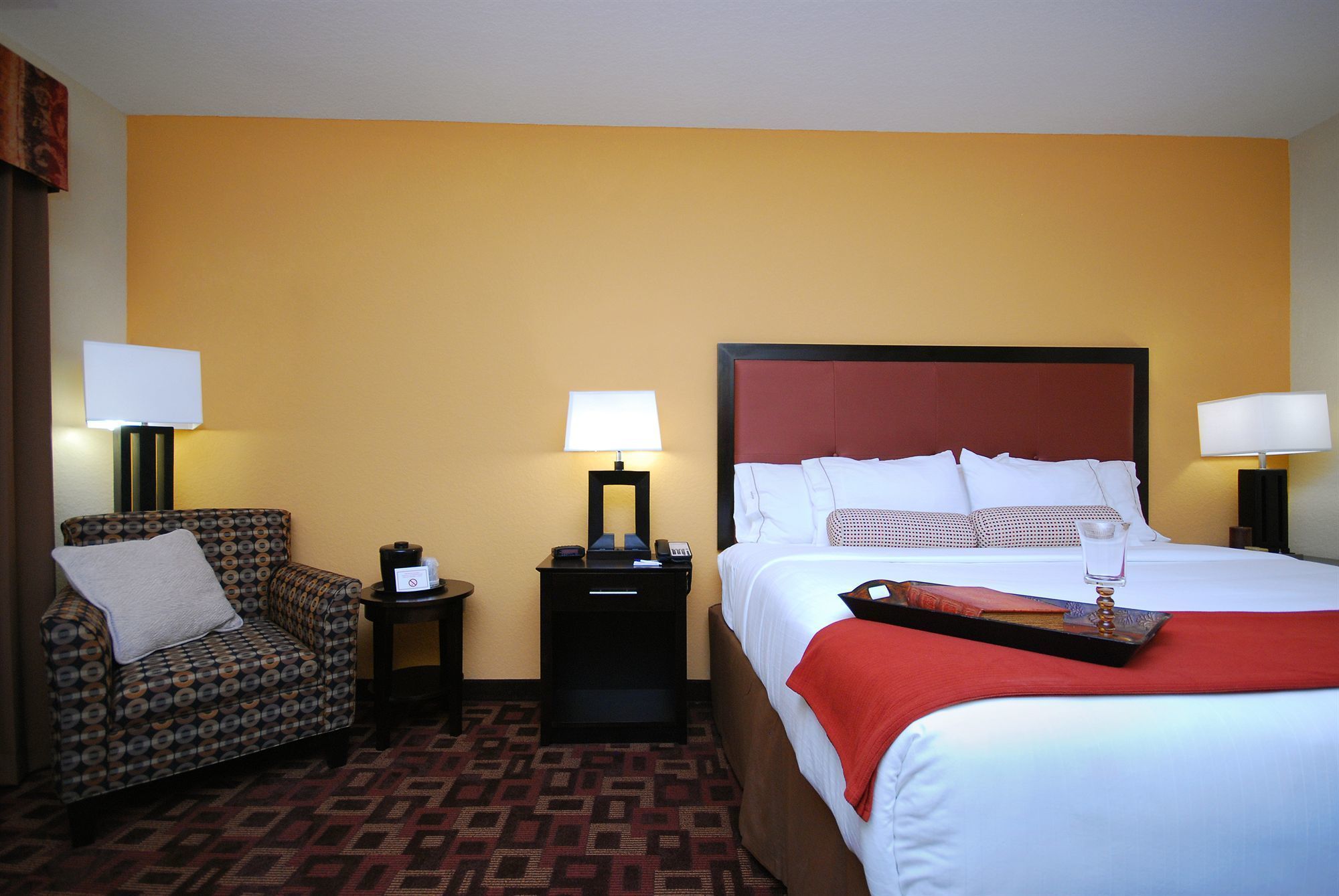 Holiday Inn Express Gonzales