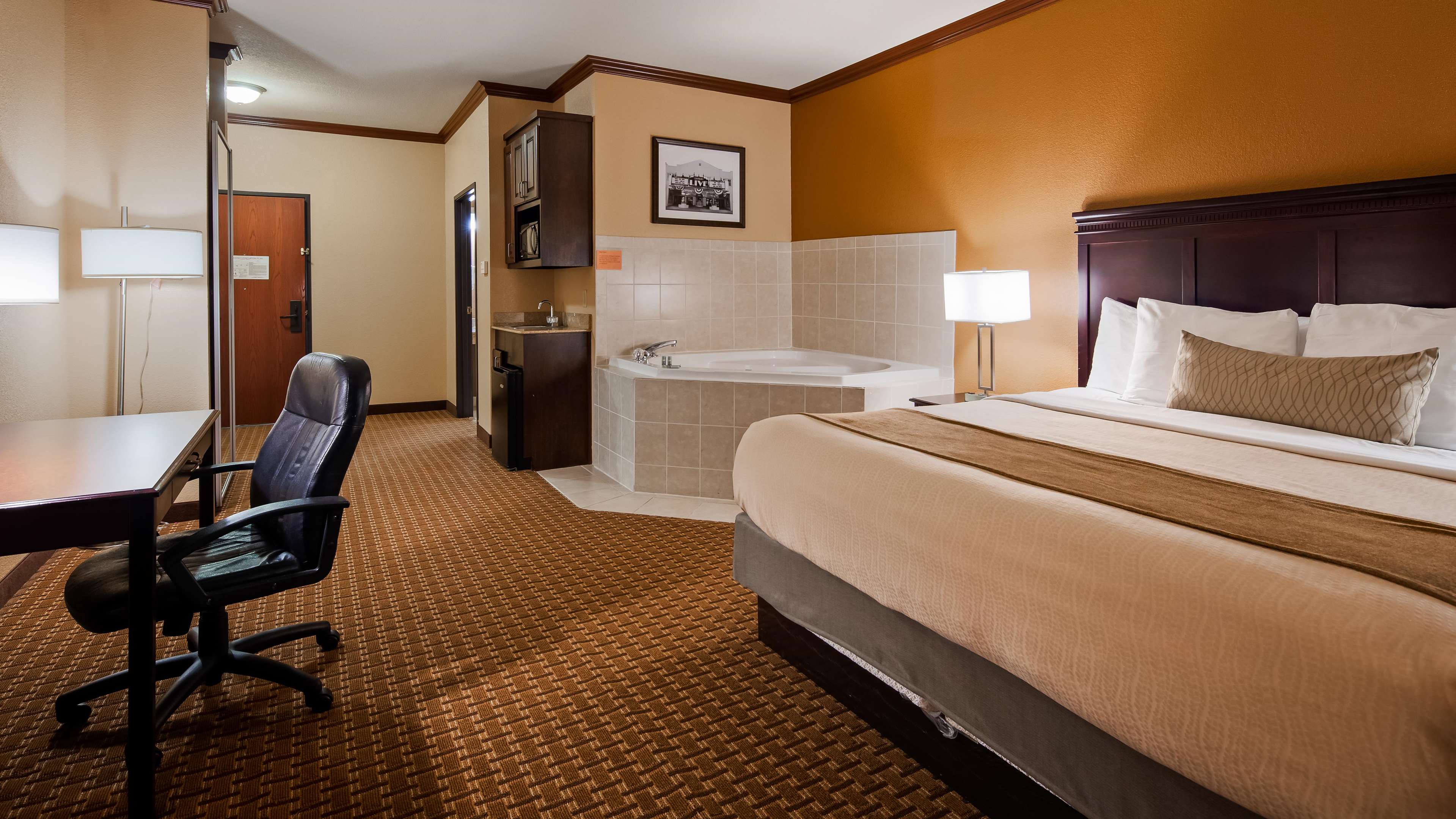 Best Western Granbury Inn & Suites