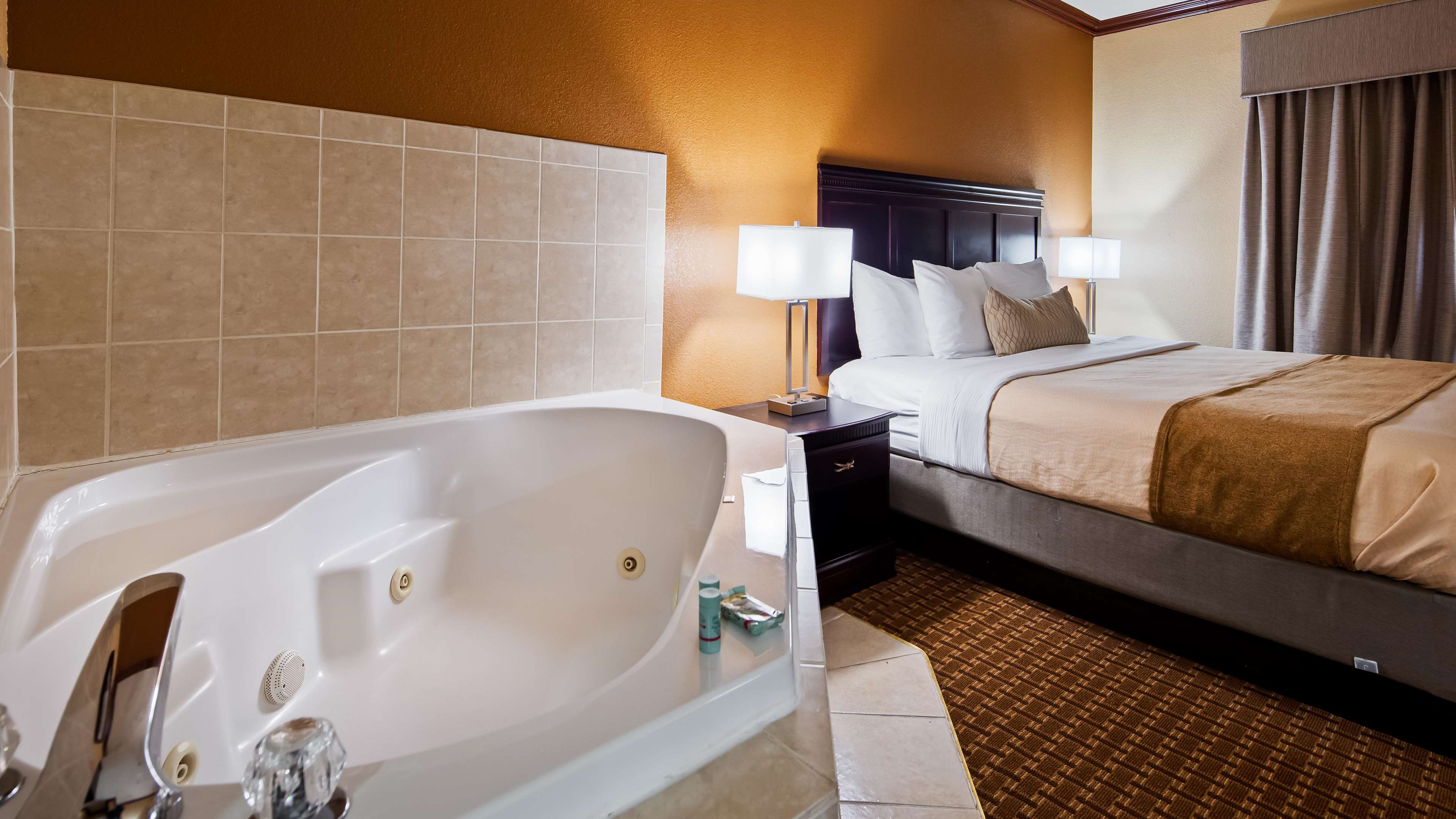 Best Western Granbury Inn & Suites