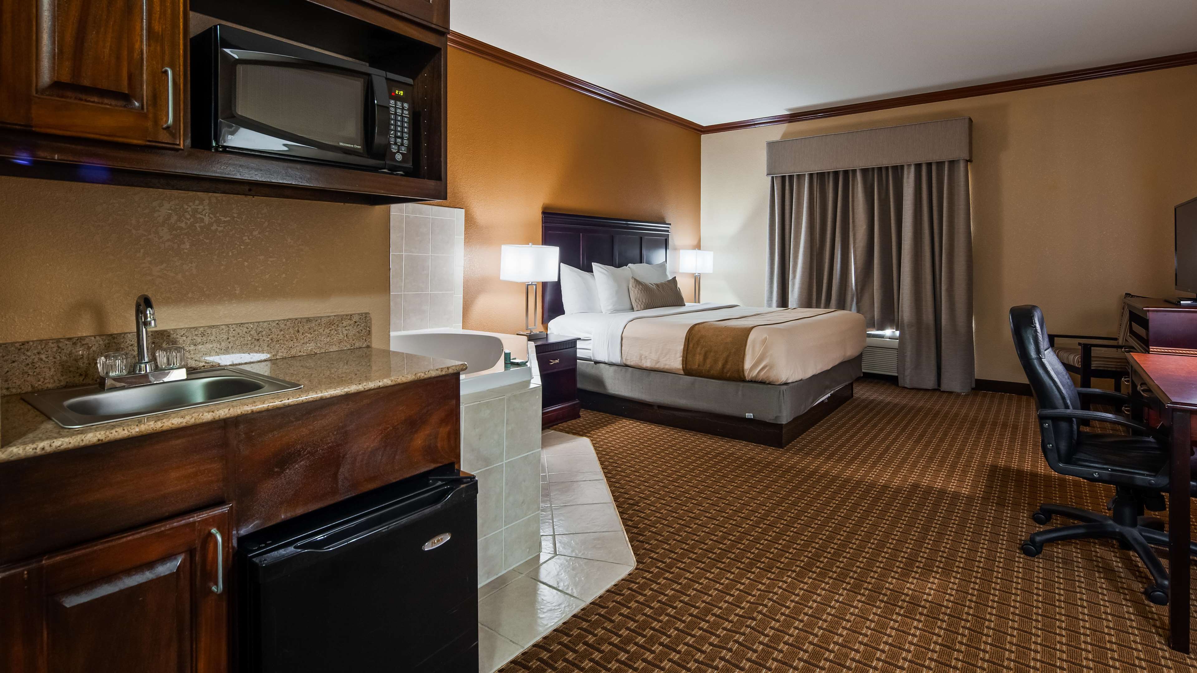 Best Western Granbury Inn & Suites