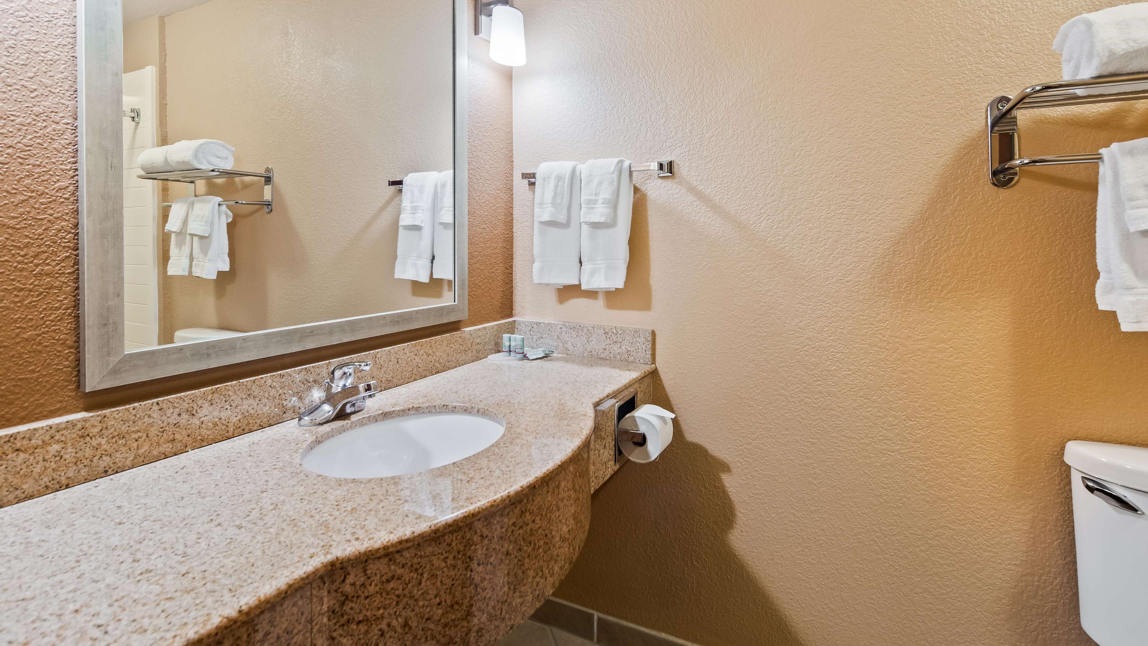 Best Western Granbury Inn & Suites