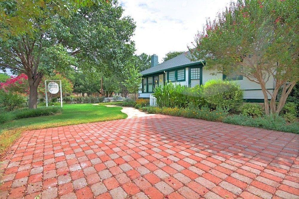 Granbury Gardens Bed And Break
