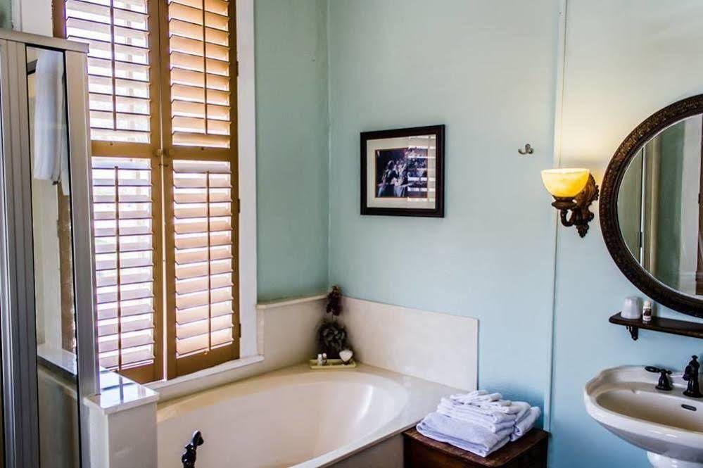 Historic Nutt House Hotel