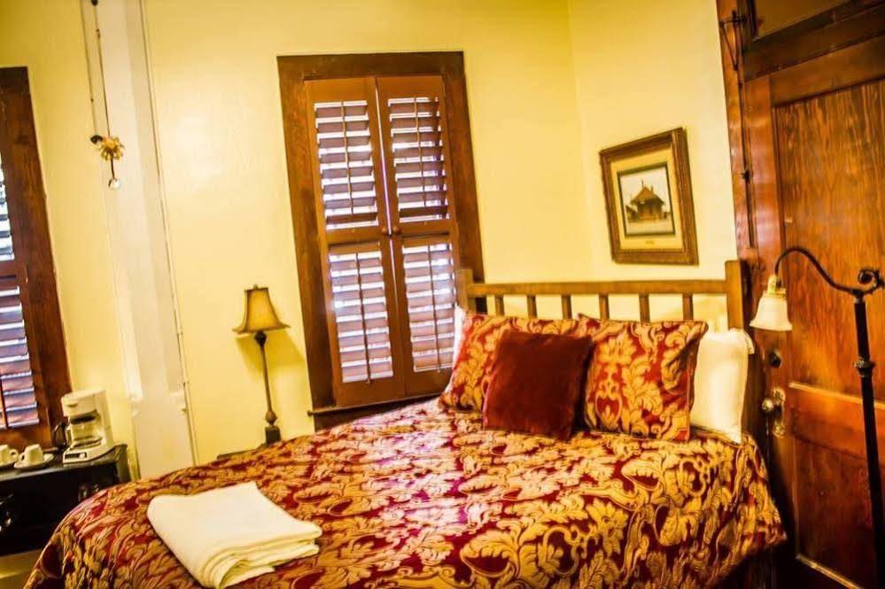 Historic Nutt House Hotel