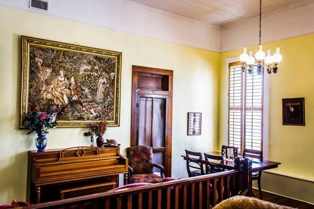 Historic Nutt House Hotel