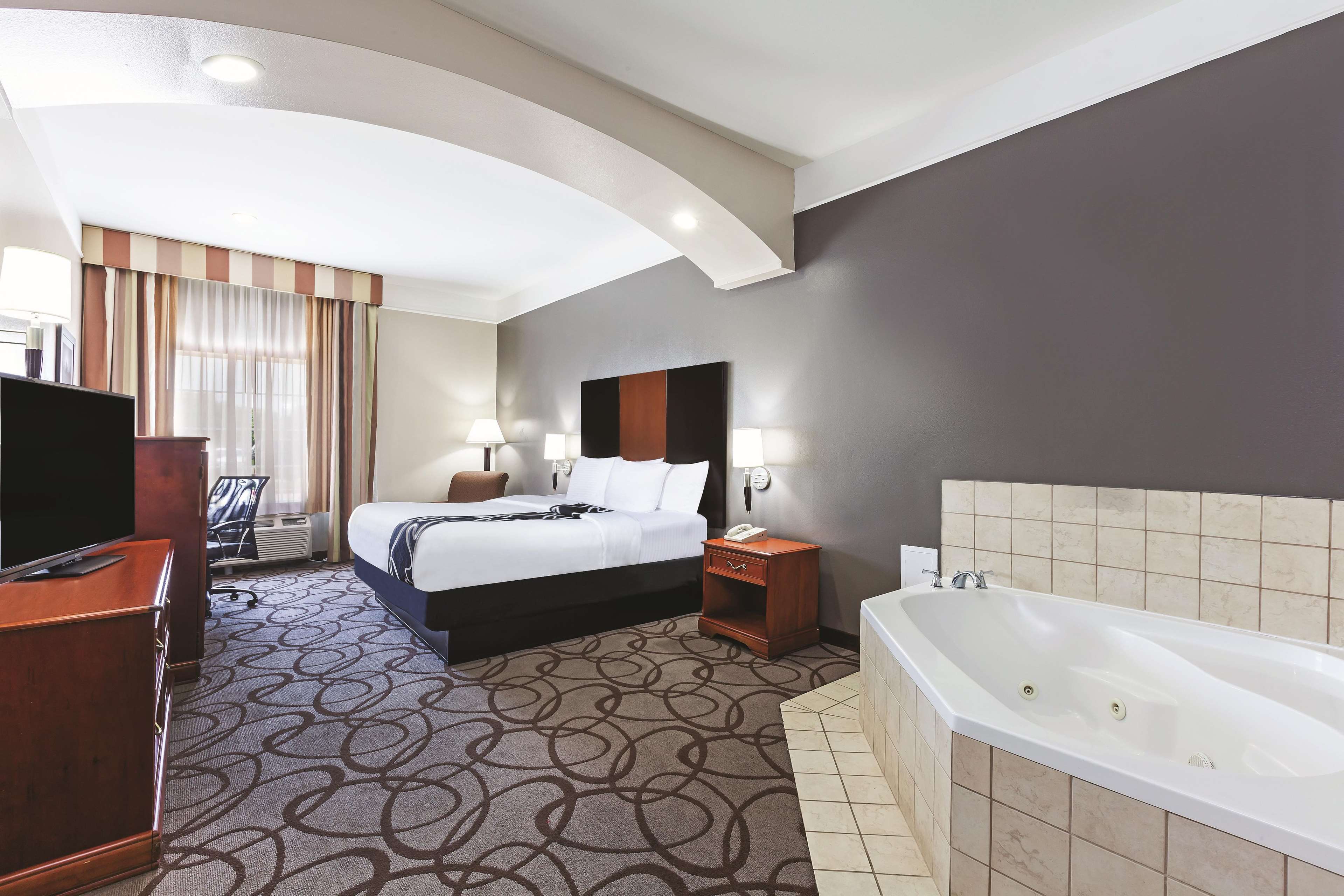 La Quinta Inn & Suites by Wyndham Granbury