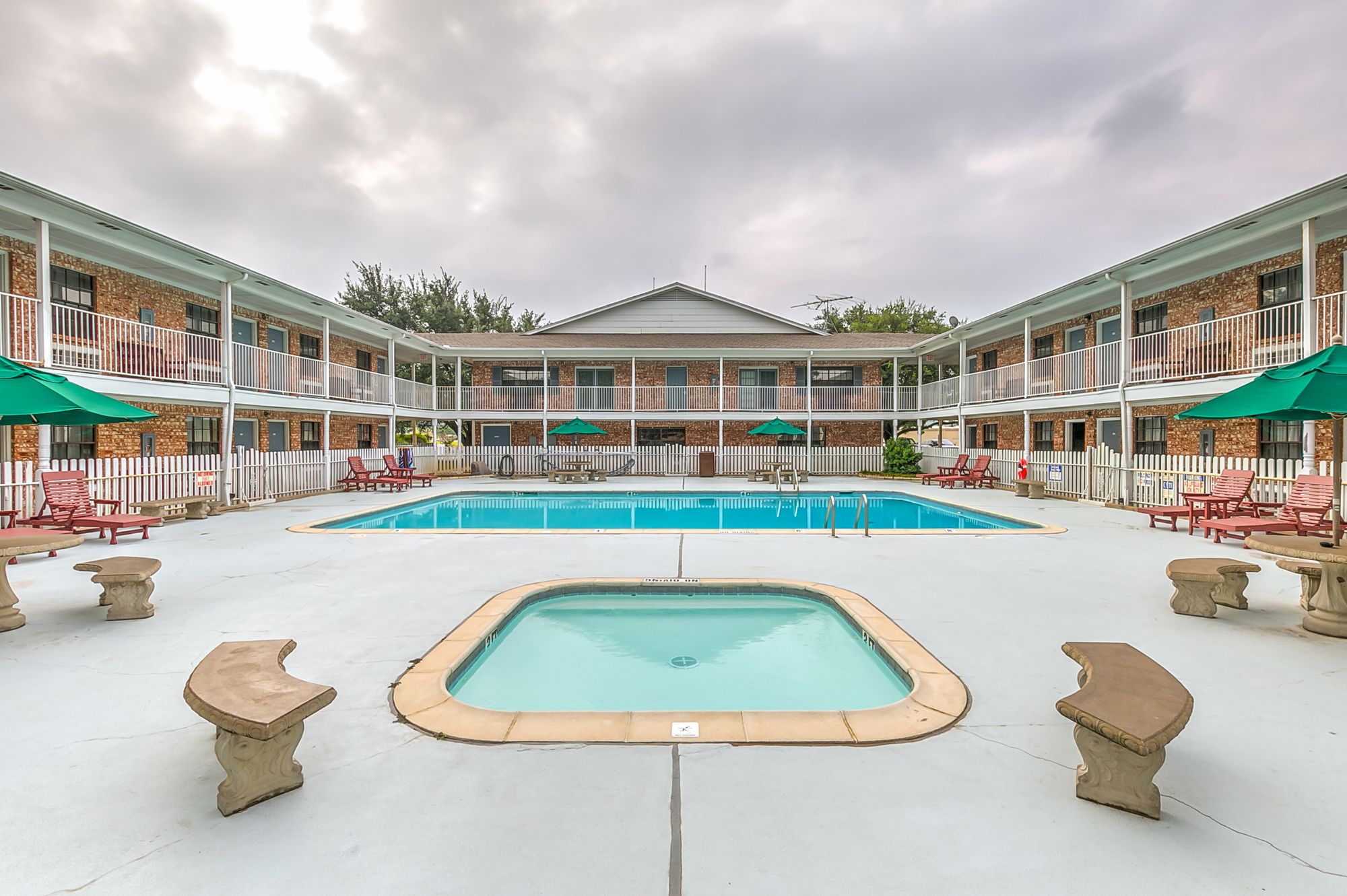 Lake View Inn