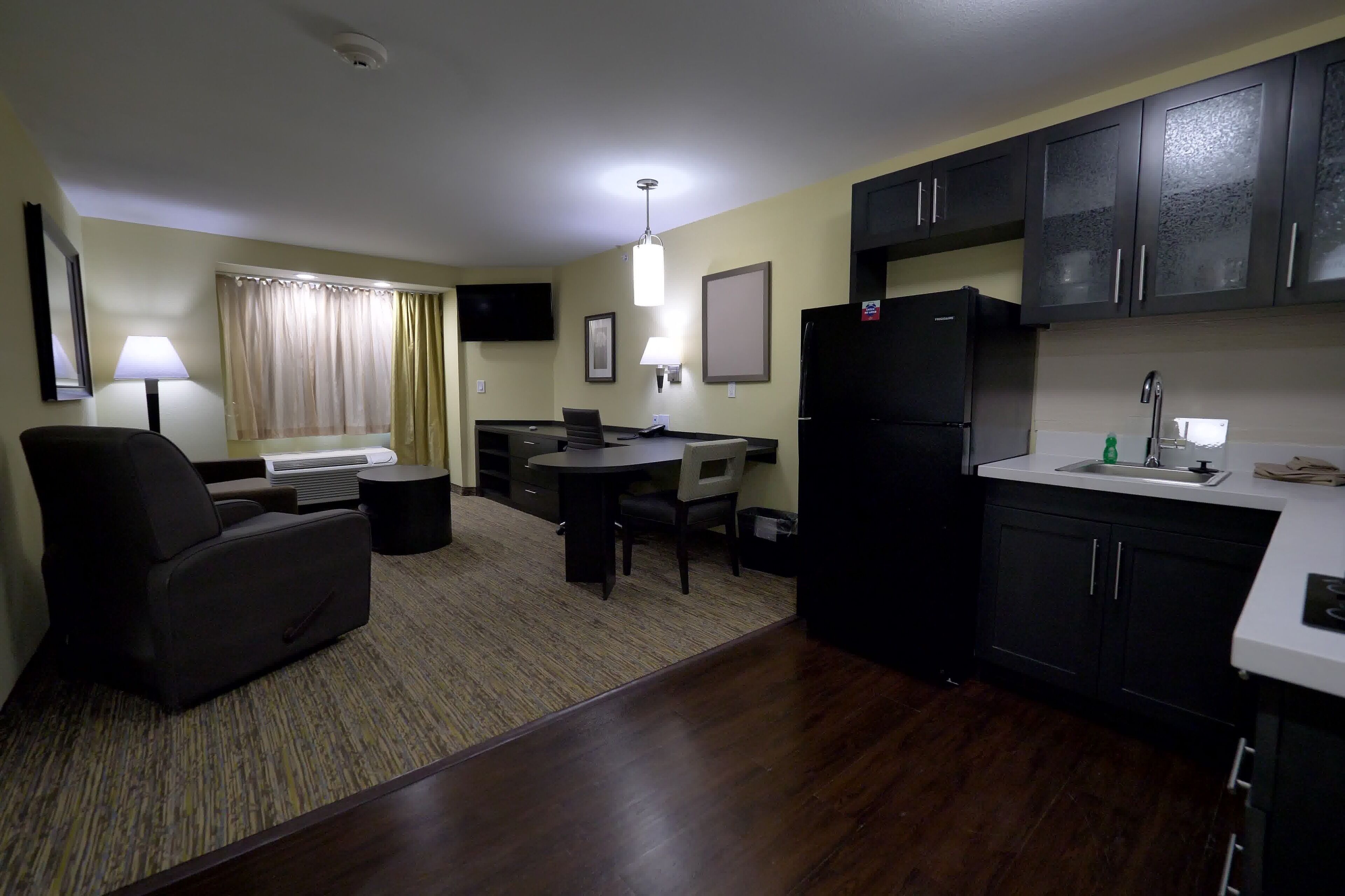 Candlewood Suites Grand Prairie - Arlington