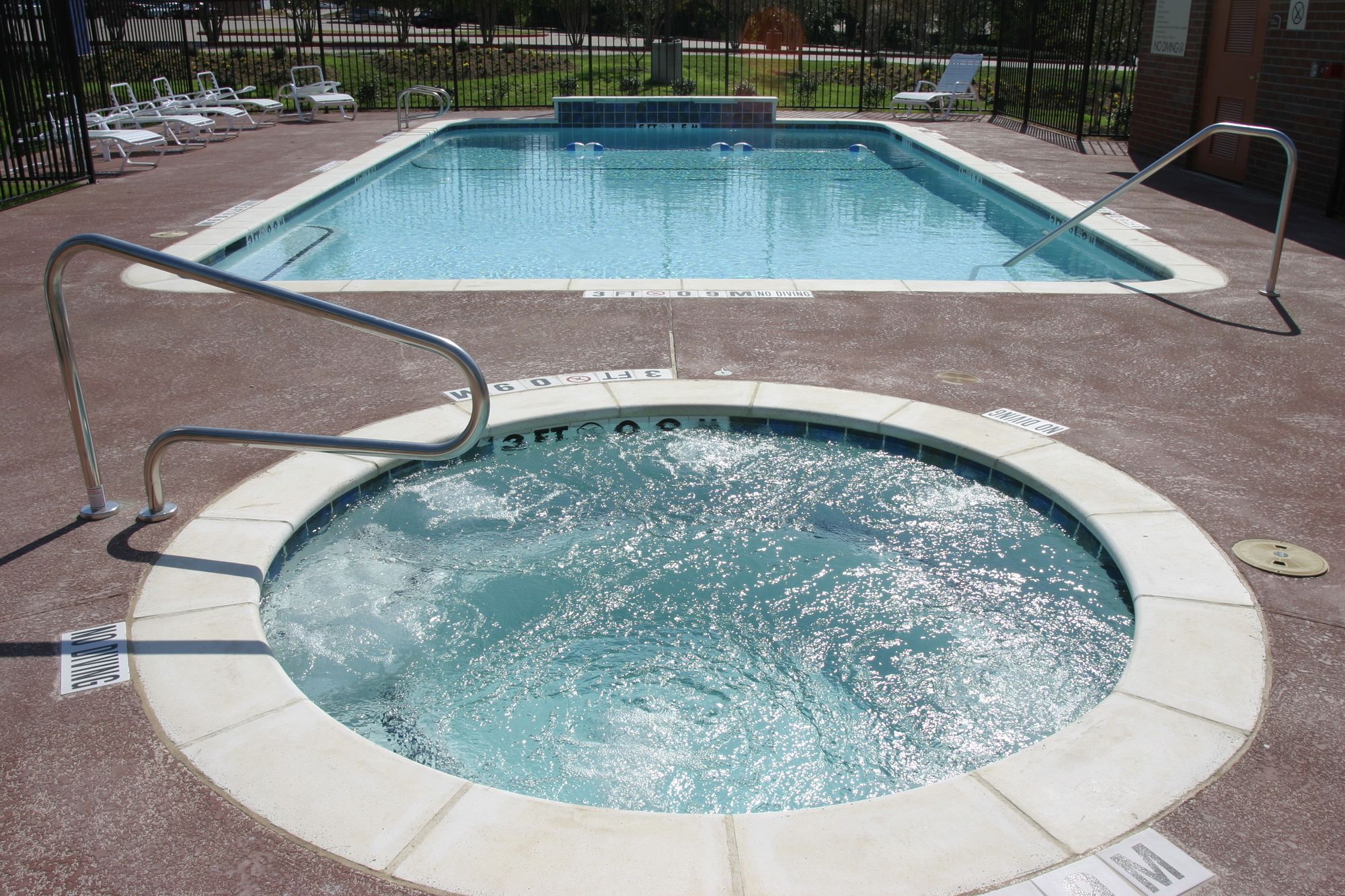 Holiday Inn Express & Suites Dallas - Grand Prairie I-20