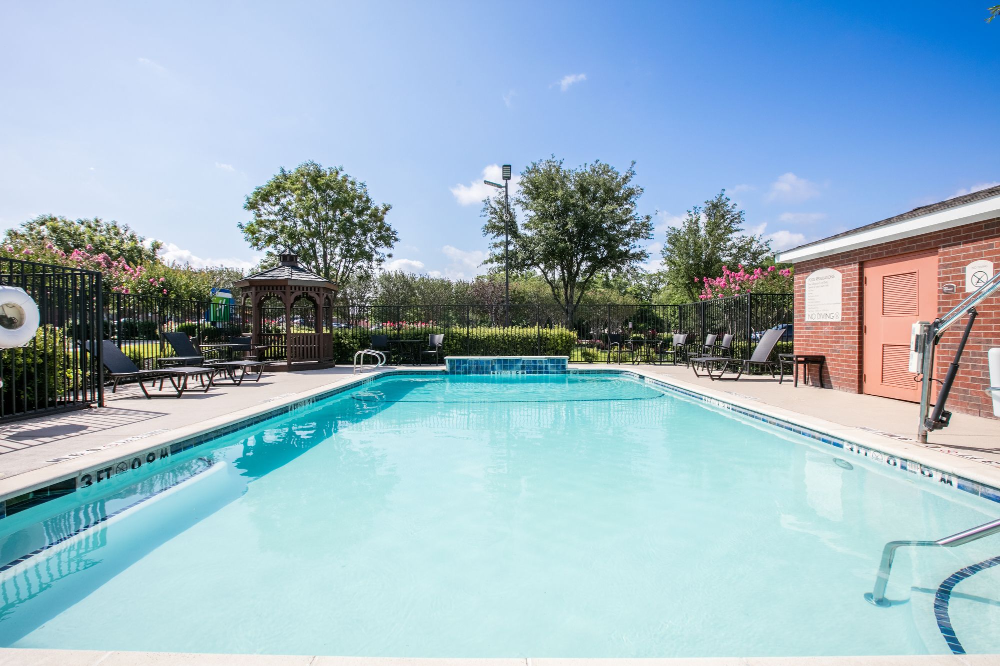 Holiday Inn Express & Suites Dallas - Grand Prairie I-20