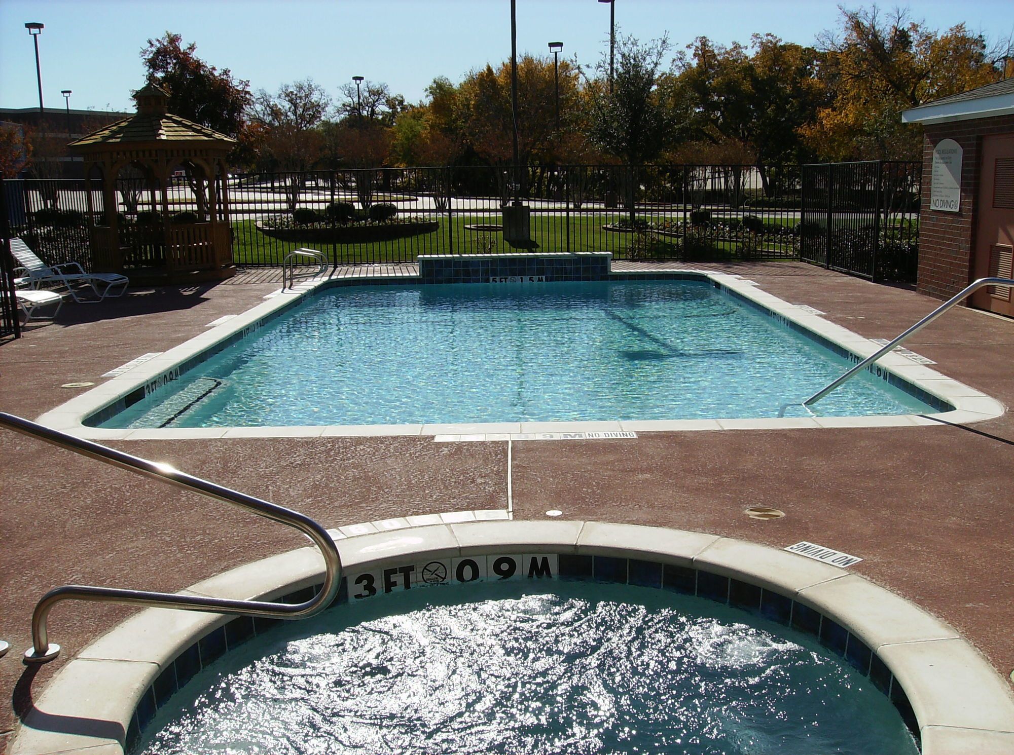 Holiday Inn Express & Suites Dallas - Grand Prairie I-20